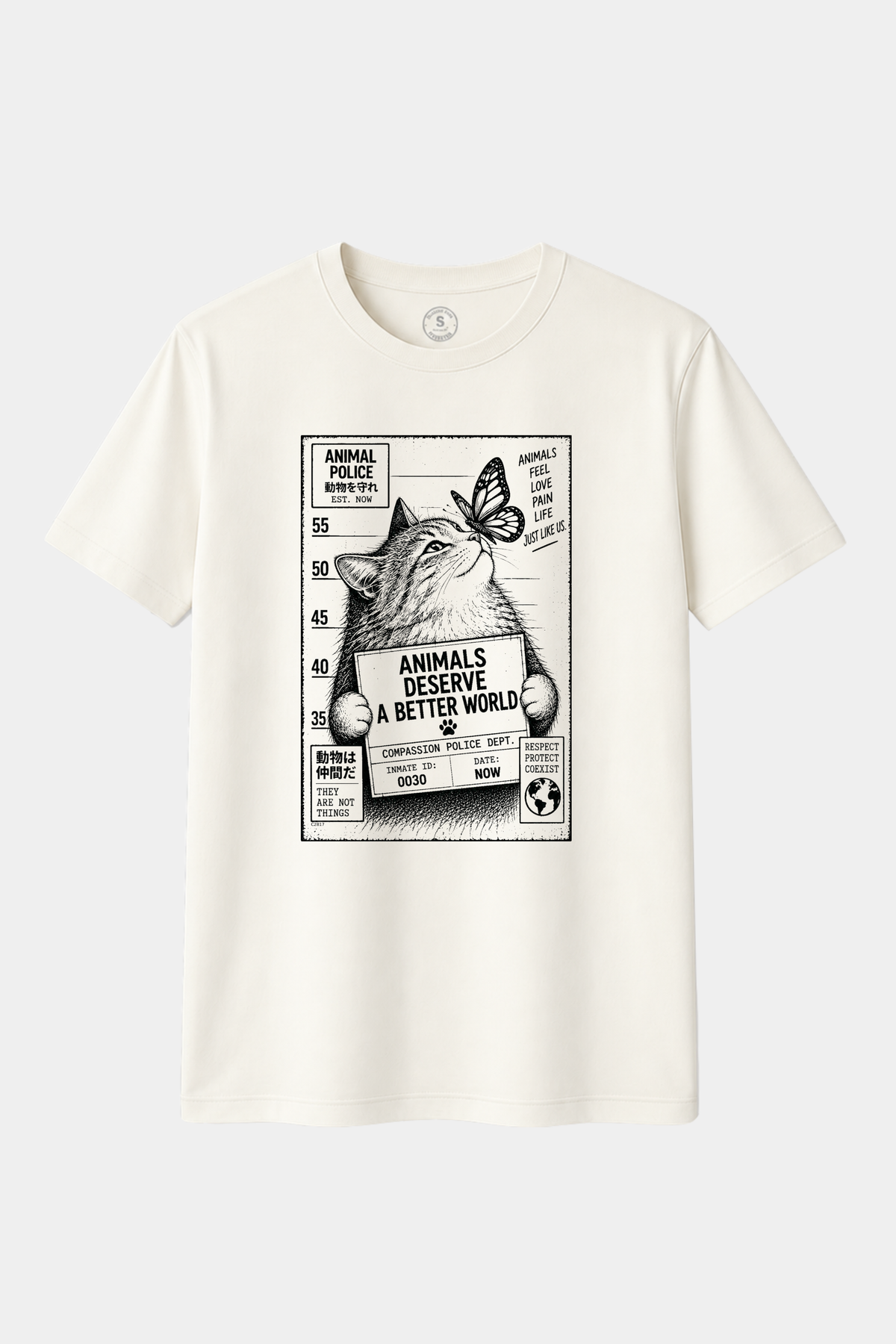 Camiseta Animals Deserve a Better World – Gato y Mariposa