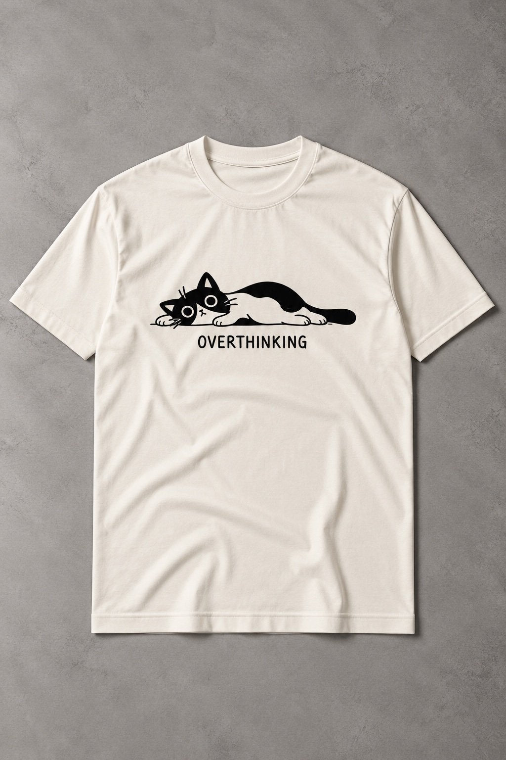 Camiseta Overthinking Cat